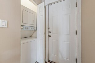 1214 W Melrose St in Chicago, IL - Building Photo