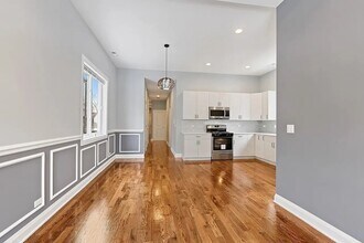 5955 W Superior St in Chicago, IL - Building Photo - Building Photo