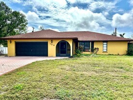 756 Darwin Rd in Venice, FL - Building Photo