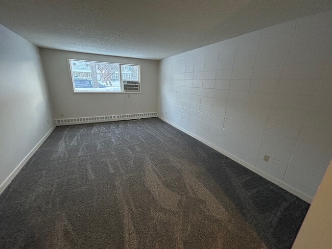 3104-3104 Victoria Ave in Regina, SK - Building Photo - Building Photo