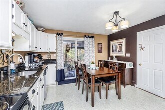 1 Sunset Dr in Burlington, MA - Building Photo - Building Photo