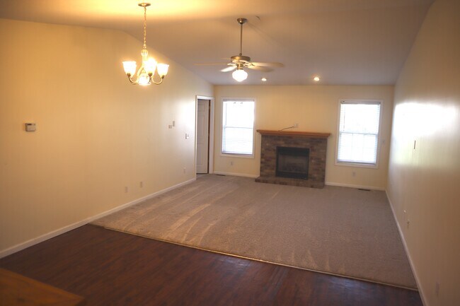 604B Sunflower St photo'