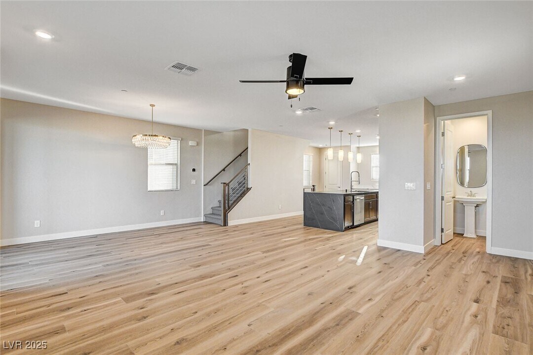1494 Bat Hawk St in Las Vegas, NV - Building Photo