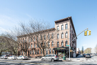 126 Marion St in Brooklyn, NY - Building Photo - Building Photo