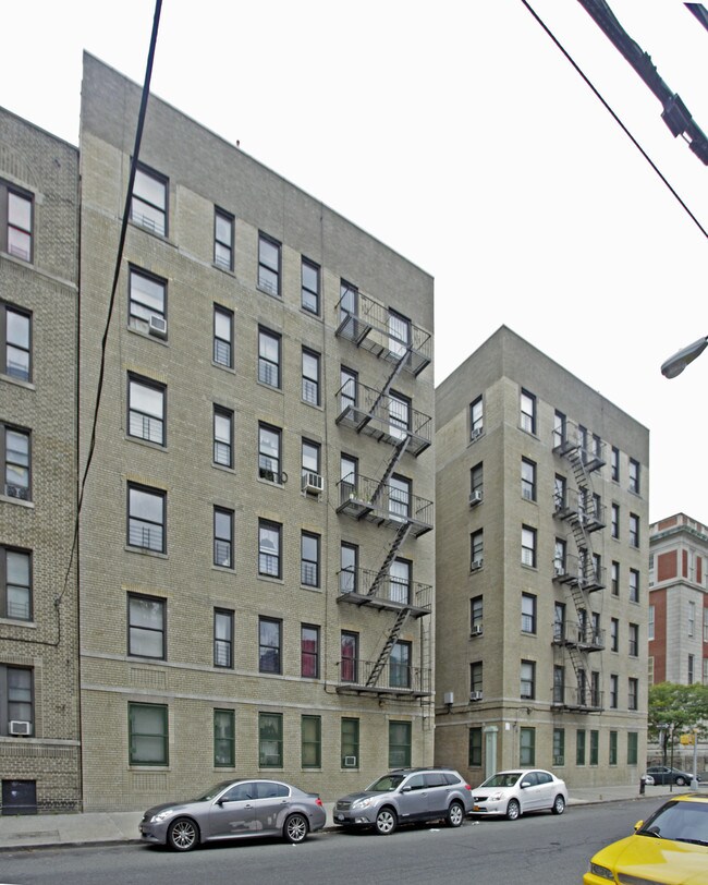 Wakefield Court in Bronx, NY - Building Photo - Building Photo