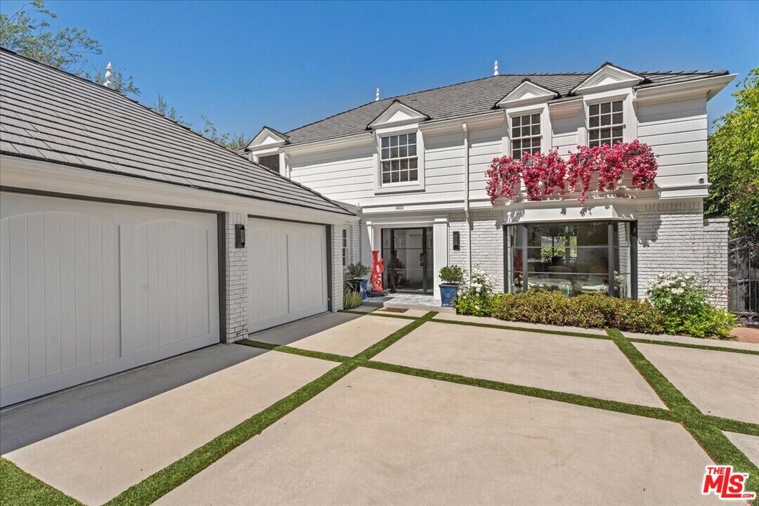 1400 Club View Dr in Los Angeles, CA - Building Photo