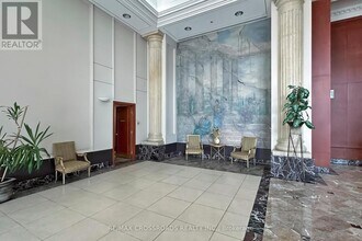 8 Lee Centre Dr in Toronto, ON - Building Photo - Building Photo