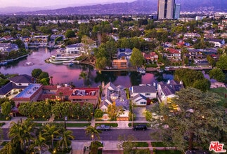 10045 Valley Spring Ln in Los Angeles, CA - Building Photo - Building Photo