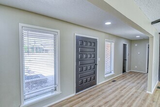 916 Schulze Dr in Norman, OK - Building Photo - Building Photo