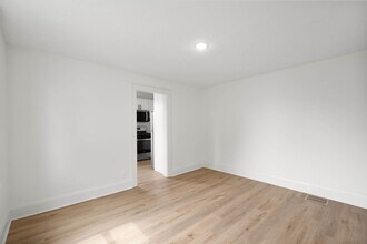1111 McNeilly Ave in Pittsburgh, PA - Building Photo - Building Photo