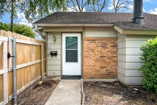 1108 W Houston St in Sherman, TX - Building Photo