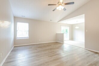 140 Park Pl Blvd in Avon, IN - Building Photo - Building Photo