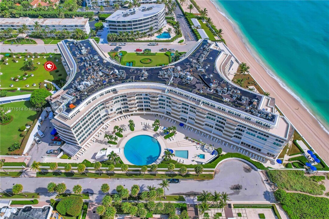 100 Sunrise Ave in Palm Beach, FL - Building Photo