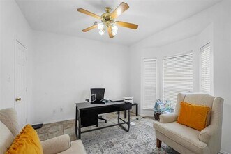 3926 Rolling Oaks Dr in Carrollton, TX - Building Photo - Building Photo