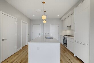 191 Washington St, Unit 513 in Boston, MA - Foto de edificio - Building Photo