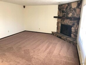 2409 COLLEGE Ave in Belleville, IL - Building Photo - Building Photo