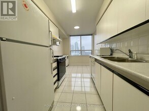 115 Omni Dr in Toronto, ON - Building Photo - Building Photo