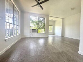 2410 E 12th St in Austin, TX - Building Photo - Building Photo