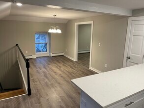 37A Maple Ave, Unit 3 in Andover, MA - Building Photo - Building Photo