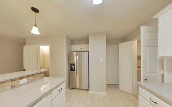 517 Valley View Dr in Lewisville, TX - Building Photo - Building Photo