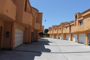 14005 Arthur Ave, Unit 3 in Paramount, CA - Building Photo