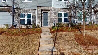 2518 Arbor Loop Dr in Charlotte, NC - Building Photo - Building Photo