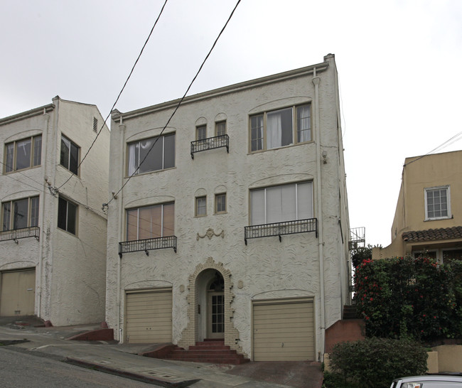 615 Brooklyn Ave in Oakland, CA - Foto de edificio - Building Photo