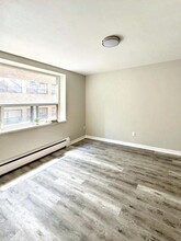 WELLINGTON APARTMENTS in Toronto, ON - Building Photo - Building Photo