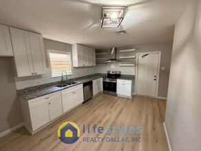 716 Faulkner Ln in Waco, TX - Building Photo - Building Photo