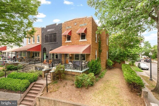 35 Sherman Cir NW in Washington, DC - Building Photo - Building Photo