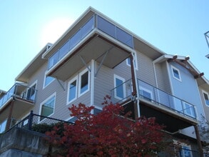 3706 Portage Ln in Anacortes, WA - Building Photo - Building Photo