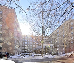 Glen Ora in Flushing, NY - Foto de edificio - Building Photo