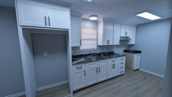 3002 Blaine St in Laredo, TX - Building Photo