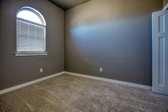 807 Venice Ct in Kingfisher, OK - Building Photo - Building Photo