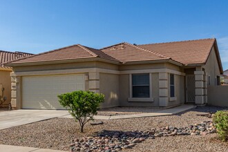 644 W Oak Tree Ln in San Tan Valley, AZ - Building Photo - Building Photo