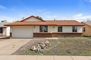 2123 N Longmore St in Chandler, AZ - Building Photo