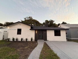 854 NW 76th St in Miami, FL - Building Photo