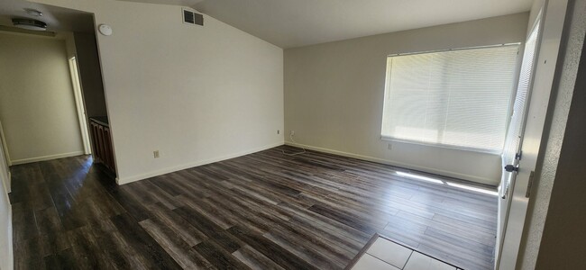 2 Ebbtide Ct in Sacramento, CA - Building Photo - Building Photo