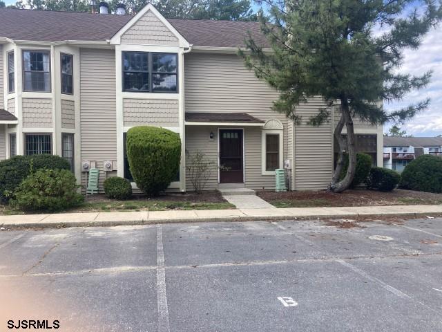property at 8 Cambridge Townhouse Dr