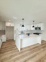 10430 Densmore Ave in Granada Hills, CA - Building Photo