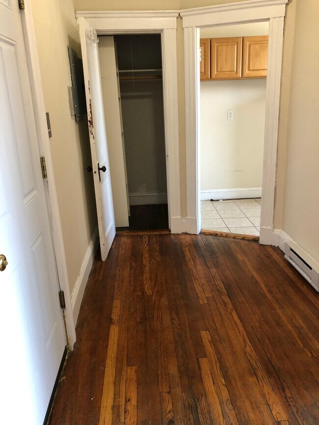 55 Park Dr, Unit 18 in Boston, MA - Foto de edificio - Building Photo