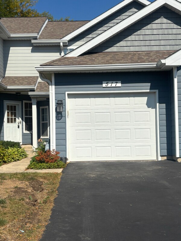 property at 517 Woodcrest Dr
