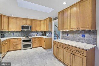 4402 Medford Dr in Annandale, VA - Building Photo - Building Photo