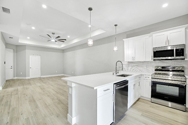 4844-4846 30th St SW in Lehigh Acres, FL - Foto de edificio - Building Photo