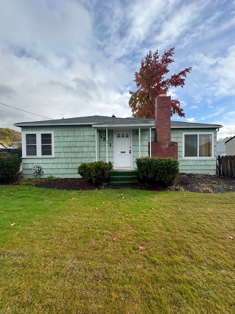 1321 NE 7th St in Grants Pass, OR - Building Photo