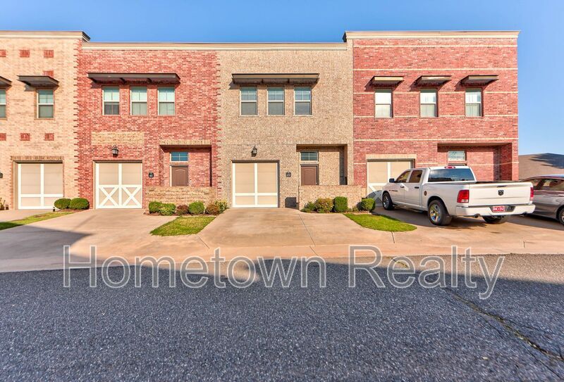 459 S Fretz Ave in Edmond, OK - Building Photo