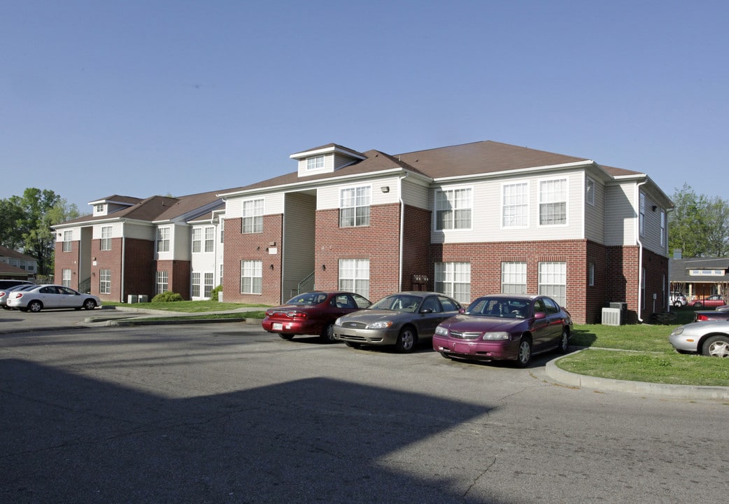 Alpha Renaissance Apartments in Memphis, TN - Building Photo