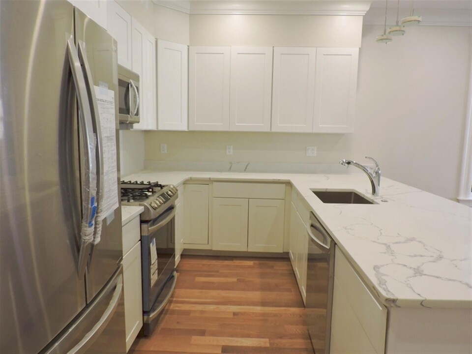 472 Green St in Cambridge, MA - Building Photo