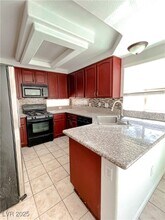10133 Basalt Hollow Ave in Las Vegas, NV - Building Photo - Building Photo