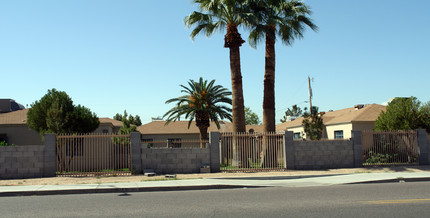 Mountain View Apartments in Phoenix, AZ - Building Photo - Building Photo